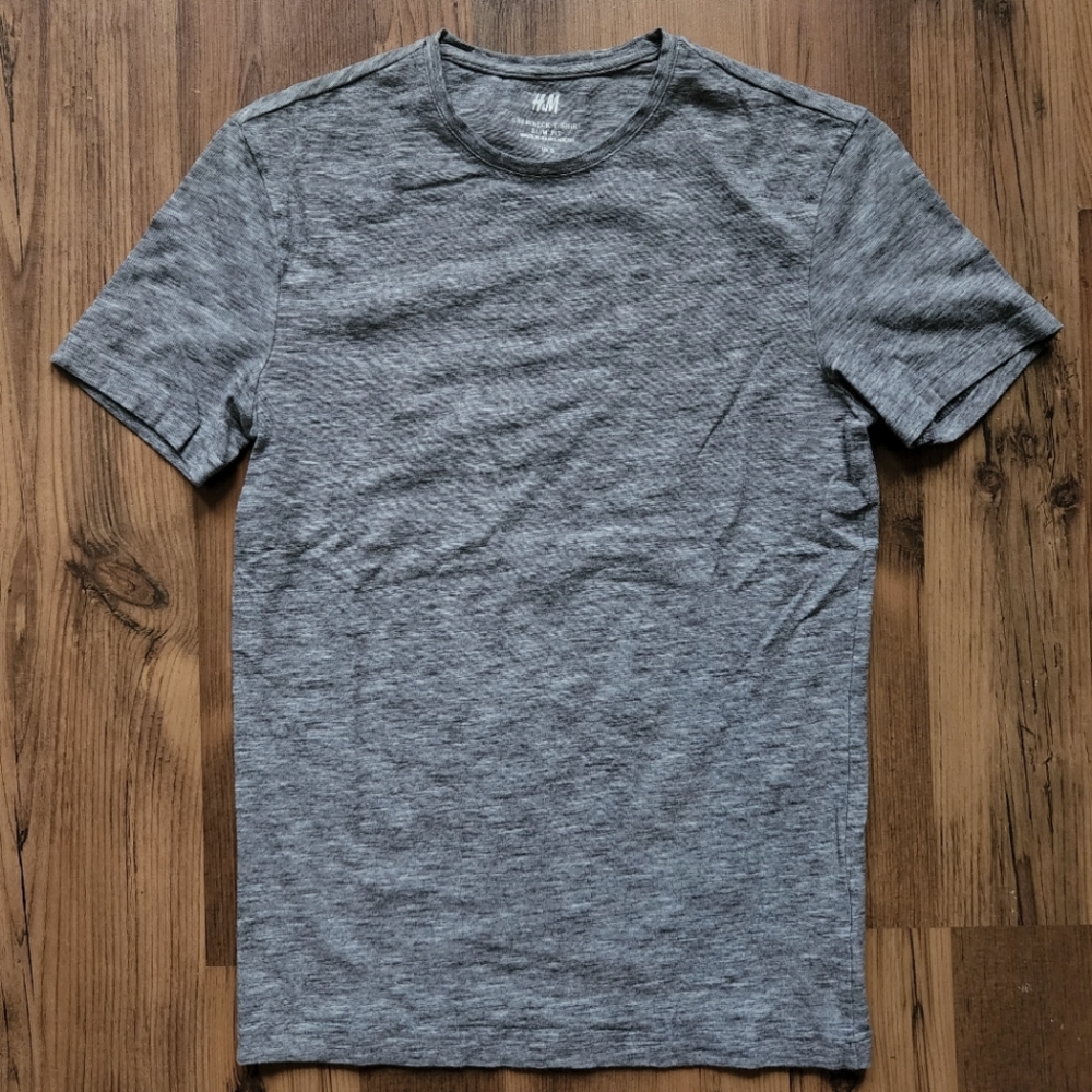 H&M Tee - S